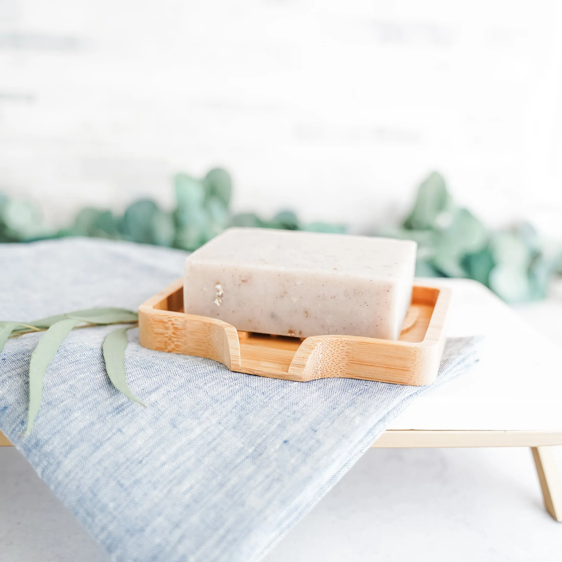 Wavy Lift Bamboo Soap Dish